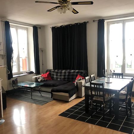 Appartement Spacieux Flize Buitenkant foto